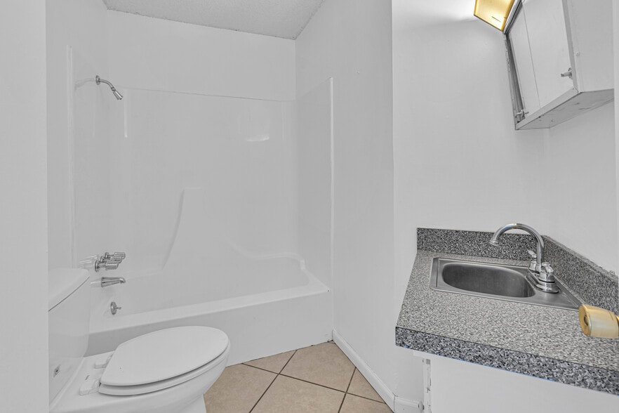 More Photos Of 205 Southbrook Pky, Kearney Daycare Center For Sale