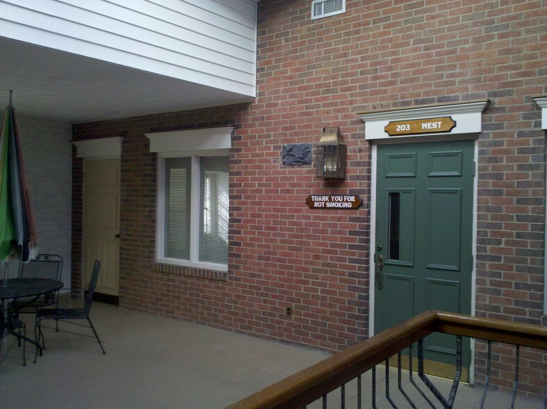 More Photos Of 300 W Broome St, Lagrange Office For Sale