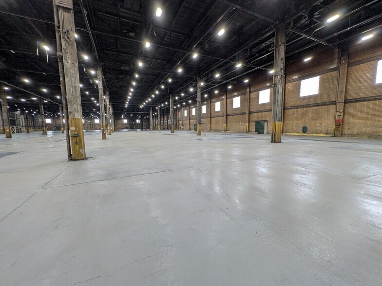 More Photos Of 2000-2009 Elmwood Ave, Sharon Hill Warehouse For Lease
