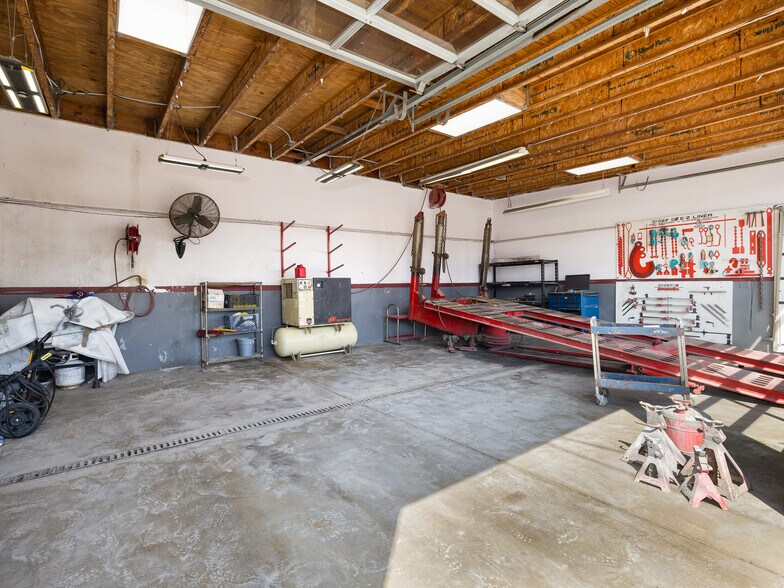 More Photos Of 717 E El Segundo Blvd, El Segundo Auto Repair For Sale