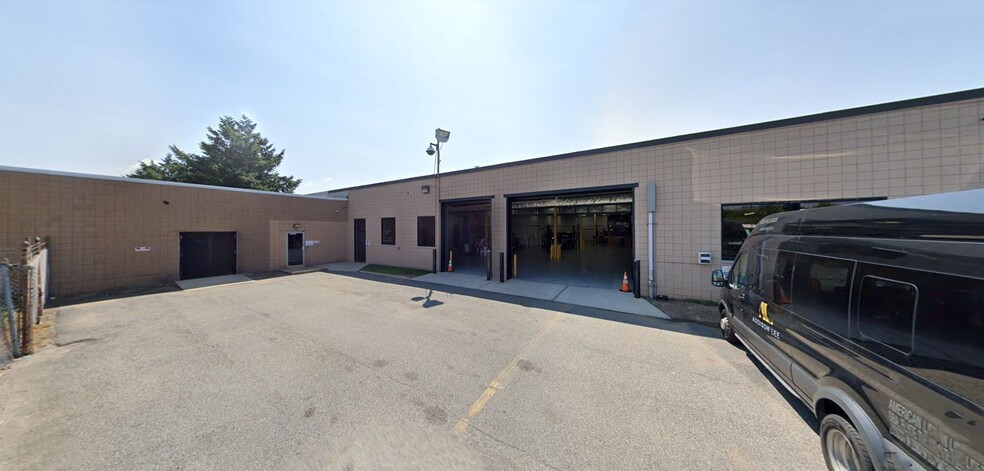 More Photos Of 70-82 McKee Dr, Mahwah Warehouse For Lease