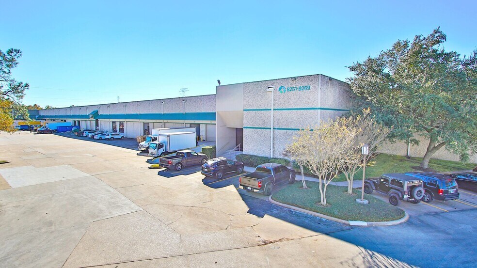 More Photos Of 8353-8399 Kempwood Dr, Houston Unknown For Lease