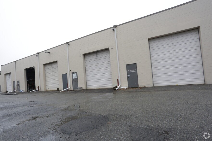 More Photos Of 40 Lowell Rd, Salem Light Distribution For Lease