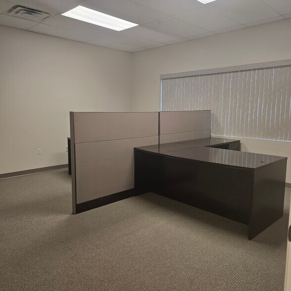 More Photos Of 4601 Hollow Tree Dr, Arlington Office For Lease