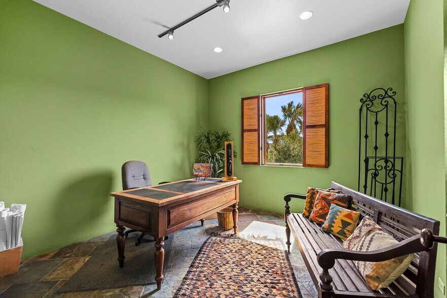 More Photos Of 1703 Highway 35 S, Rockport Office Residential For Lease