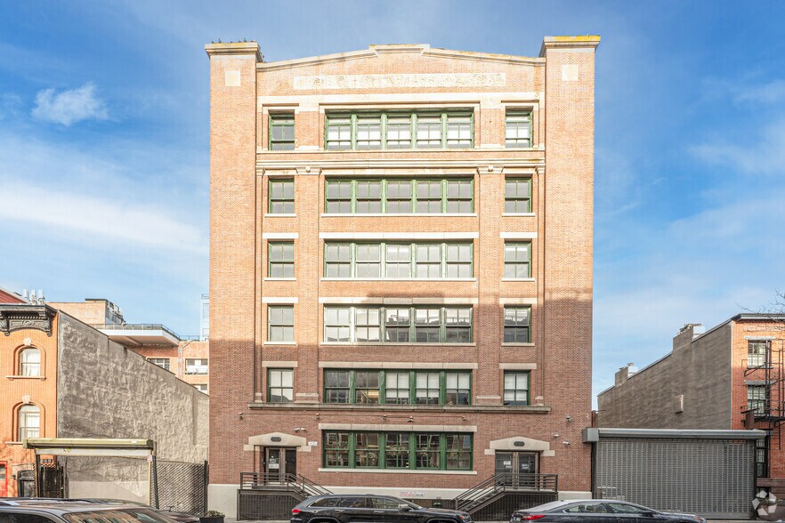 More Photos Of 231 Front St, Brooklyn Office For Lease