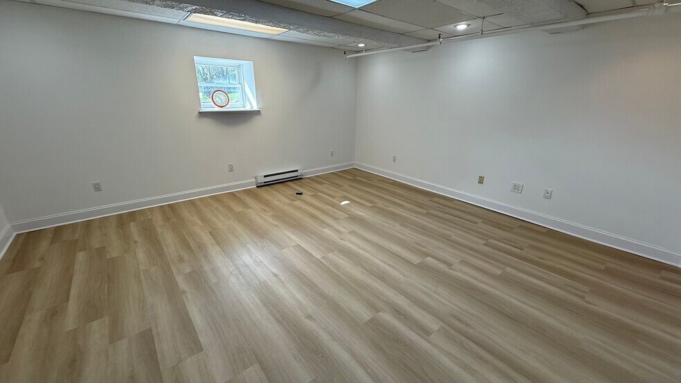 More Photos Of 4200 William Penn Hwy, Easton General Retail For Lease