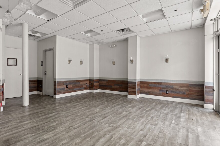 More Photos Of 100 Market St, Chattanooga Storefront For Sale