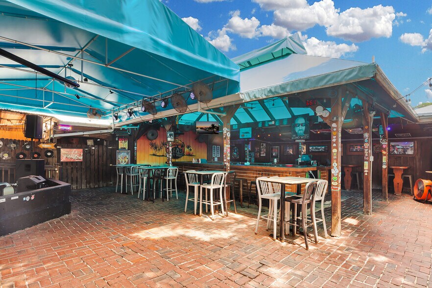 More Photos Of 4 Charles St, Key West Specialty For Lease