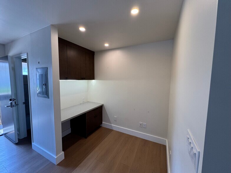 More Photos Of 318 9th St, Del Mar Medical For Lease