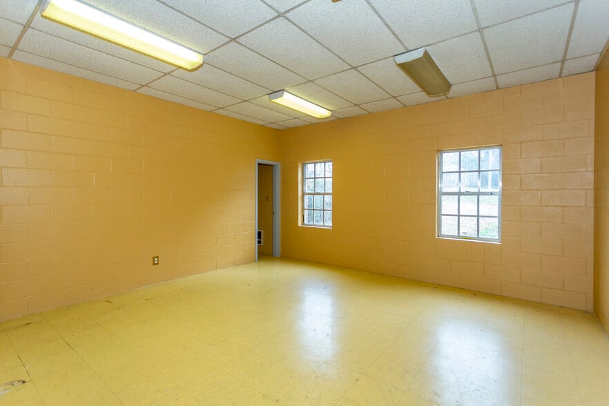 More Photos Of 2001 Avenue Z, Birmingham Religious Facility For Sale