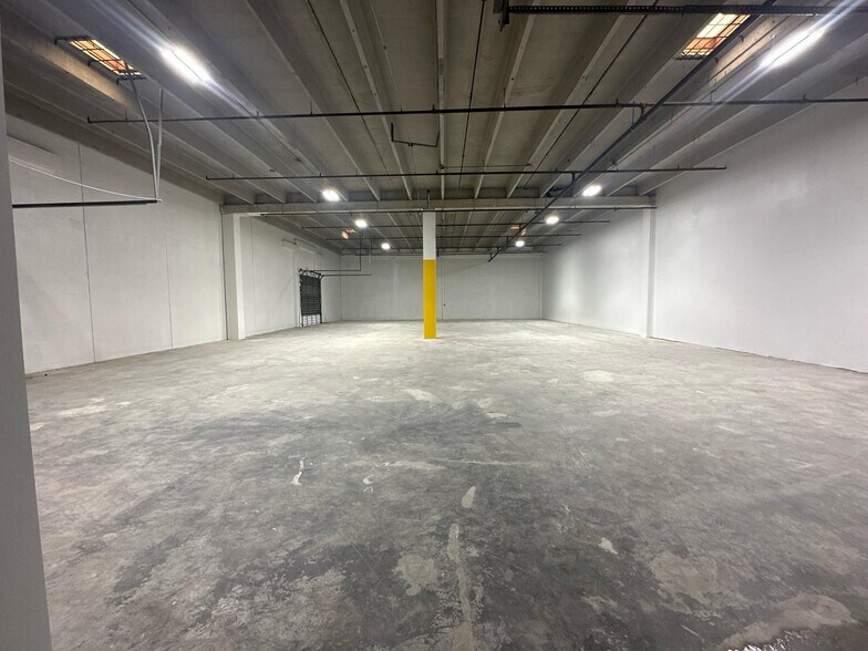 More Photos Of 3300-3390 NW 72nd Ave, Miami Warehouse For Lease