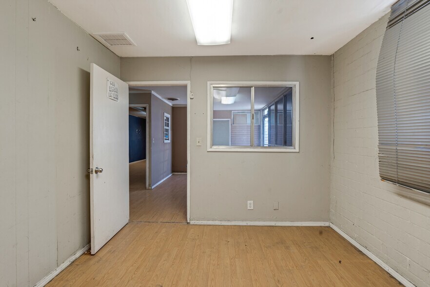 More Photos Of 10920 S La Cienega Blvd, Inglewood Warehouse For Sale