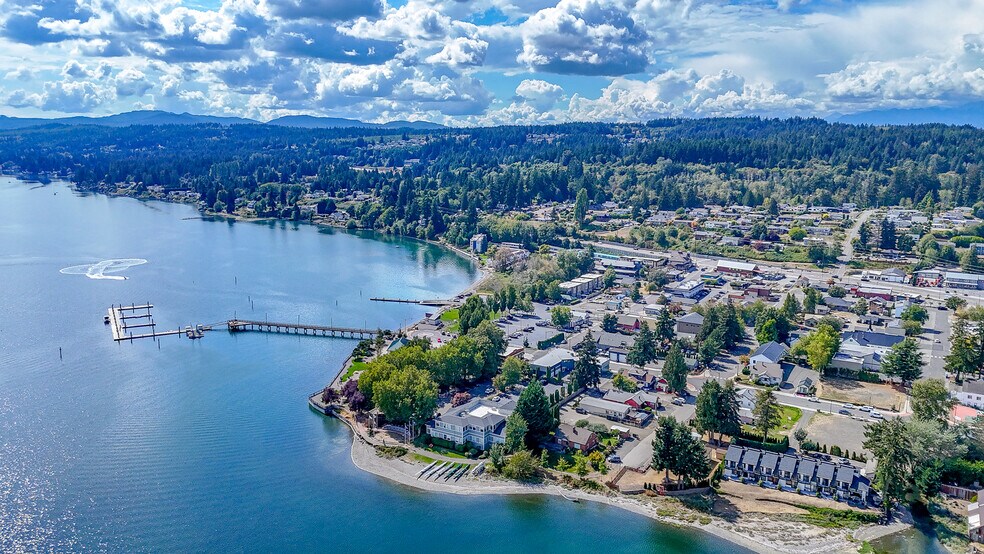 More Photos Of 3212 Byron St, Silverdale Office For Sale