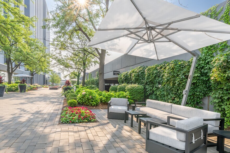 More Photos Of 1211 W 22nd St, Oak Brook Office For Lease