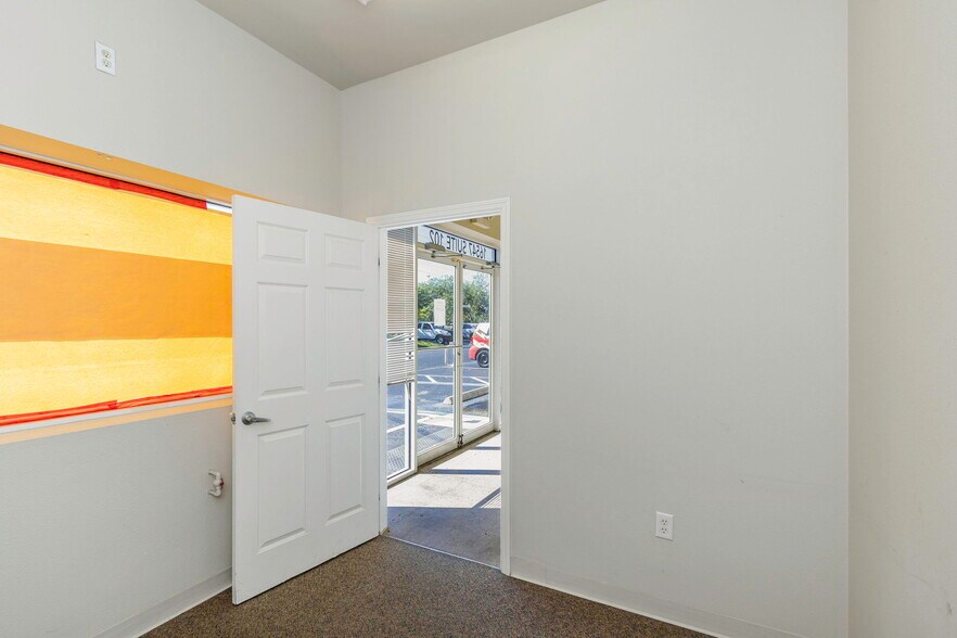 More Photos Of 16547 US Highway 19, Hudson Showroom For Lease