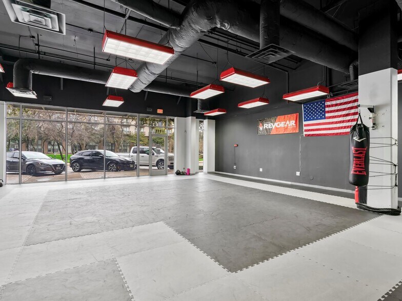 More Photos Of 5805 Saintsbury Dr, The Colony Apartments For Lease