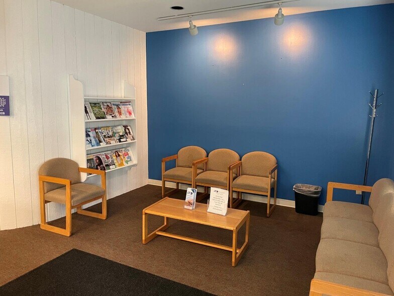 More Photos Of 304 Federal Rd, Brookfield Office For Lease