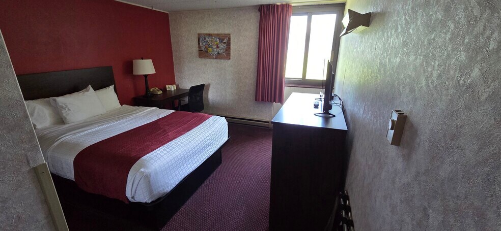 More Photos Of 1030 Arsenal St, Watertown Hotel For Sale