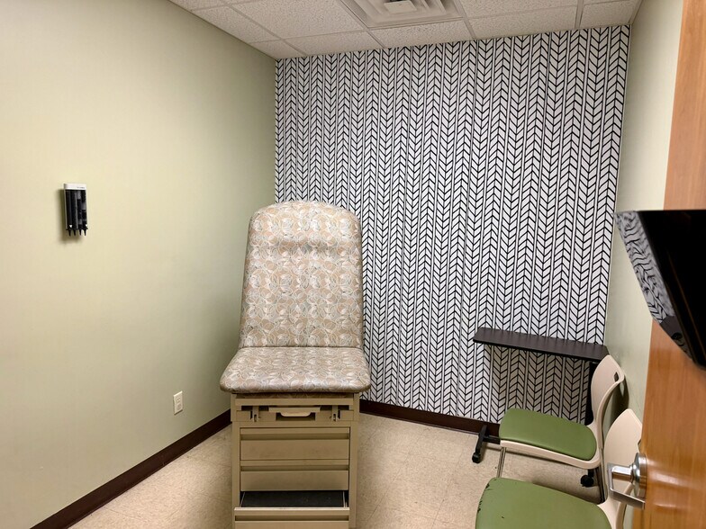 More Photos Of 514 Esther Cut, Fort Walton Beach Office For Sale