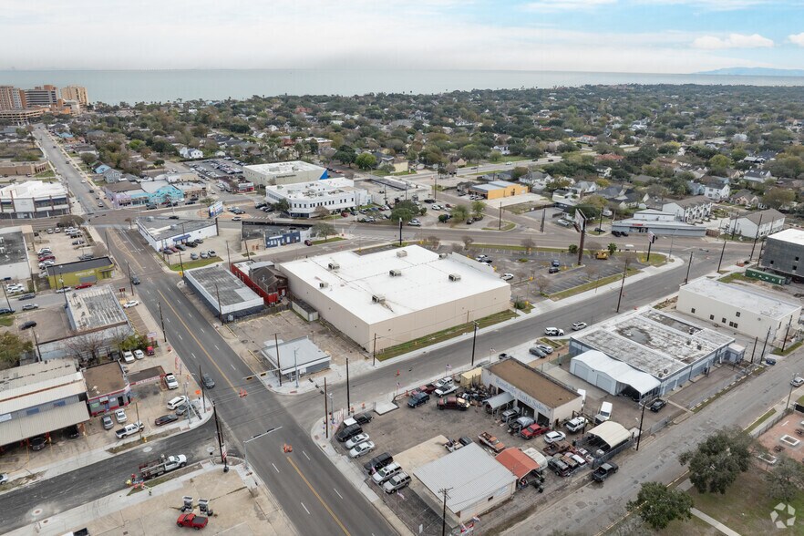 More Photos Of 1737 S Staples St, Corpus Christi Freestanding For Sale