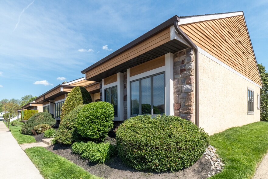 More Photos Of 908-918 Town Center, New Britain Office For Sale