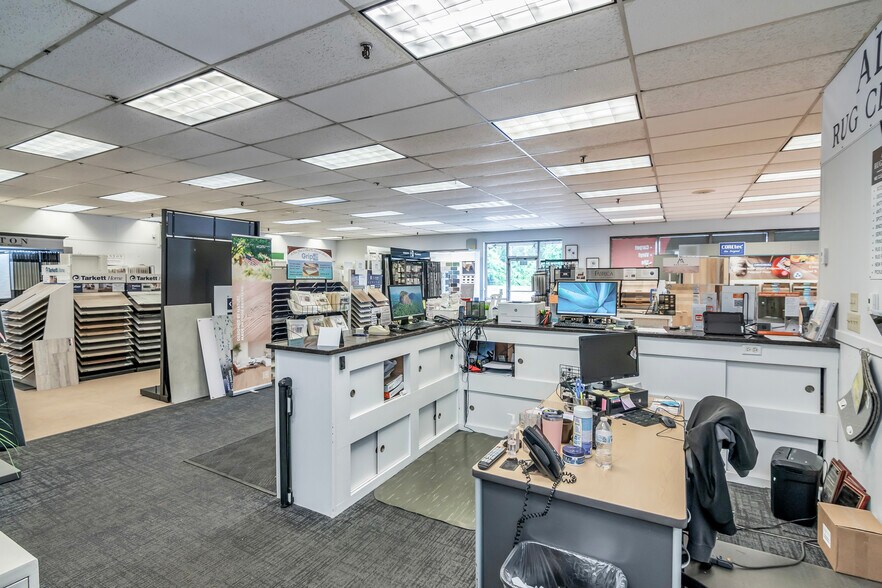 More Photos Of 223 Winthrop Ave, Lawrence Manufacturing For Sale