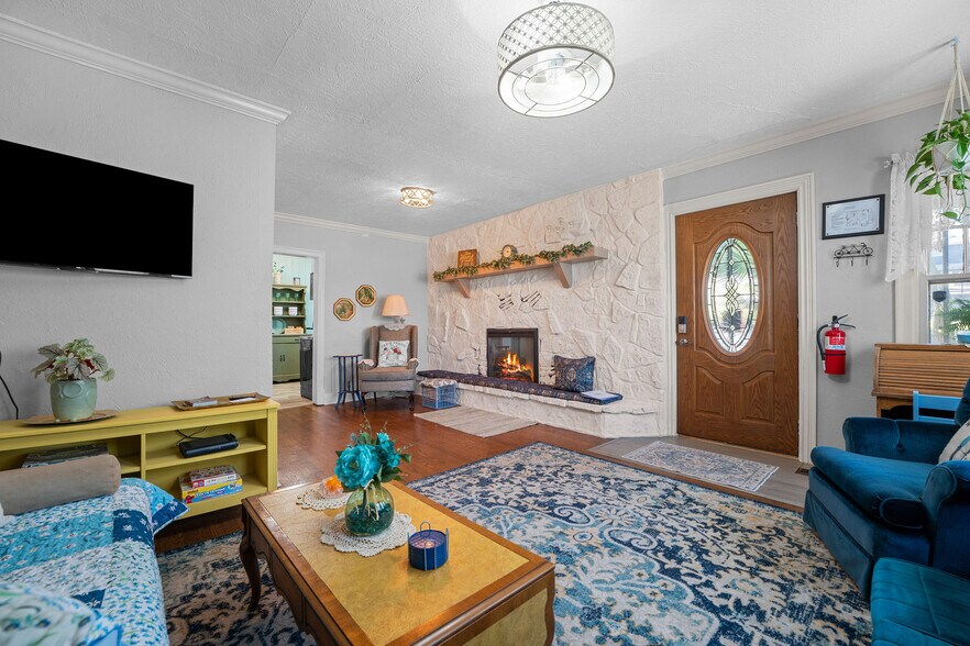 More Photos Of 500 S 2nd St, Branson Specialty For Sale