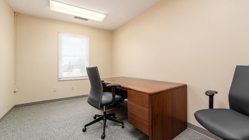 More Photos Of 172 S Friendship Dr, New Concord Medical For Sale