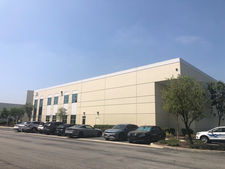 More Photos Of 2705 Media Center Dr, Los Angeles Warehouse For Lease