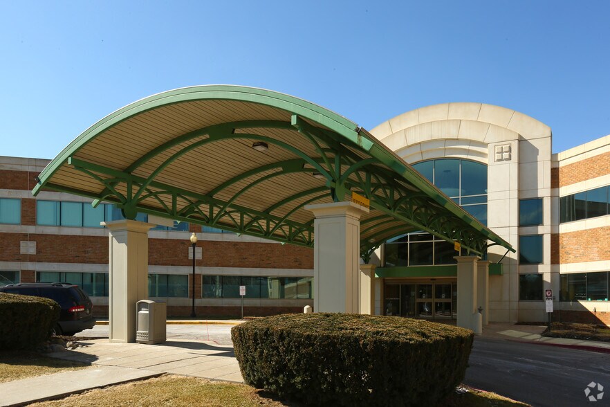 More Photos Of 6770 Dixie Hwy, Village of Clarkston Medical For Lease