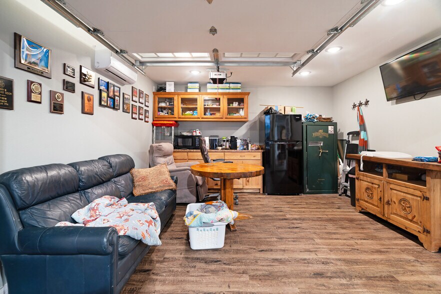 More Photos Of 6210 Lamar Rd, Reno Flex For Sale