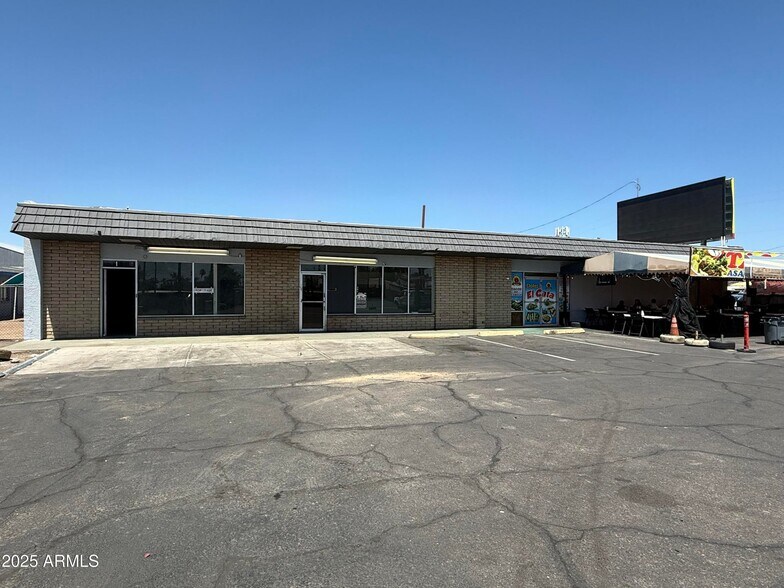 More Photos Of 5138 W Camelback Rd, Glendale Freestanding For Lease