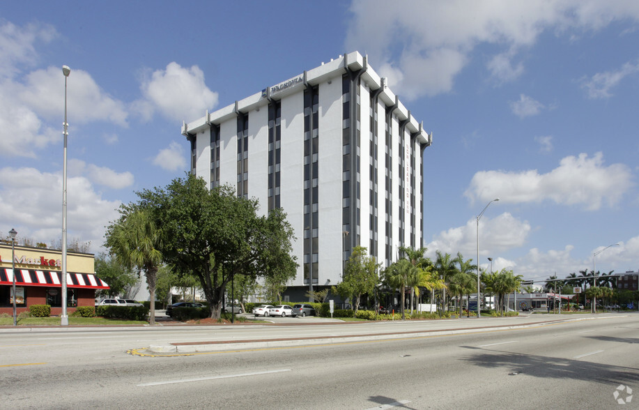 Primary Photo Of 12550 Biscayne Blvd, North Miami Office For Sale