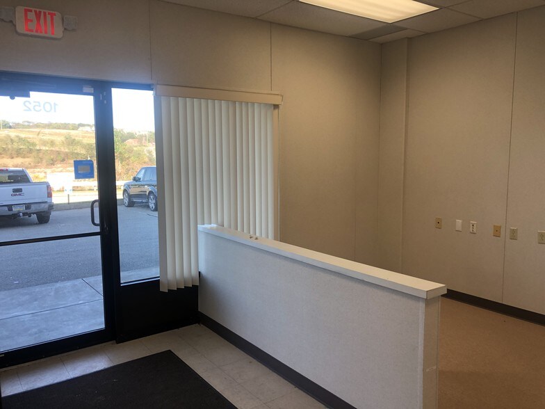 More Photos Of 1036-1062 Corporate Ln, Export Storefront Retail Office For Lease