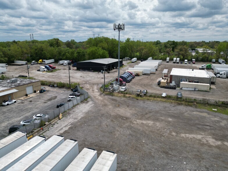 More Photos Of 17735 Chappel Ave, Lansing Industrial For Sale