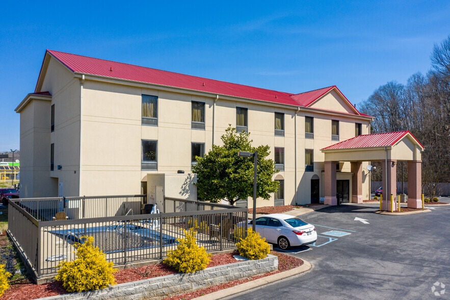 Primary Photo Of 150 Browns Ferry Rd, Chattanooga Hotel For Sale