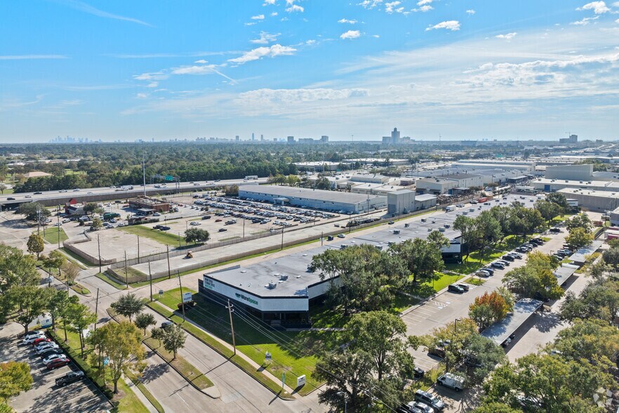 More Photos Of 10795 Hammerly Blvd, Houston Warehouse For Lease