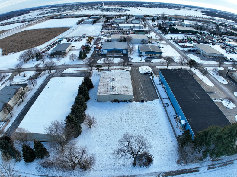 More Photos Of 808 Hicks Dr, Elburn Industrial For Sale