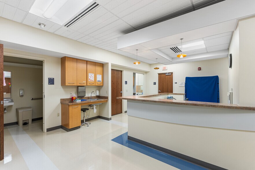 More Photos Of 670 Woodbourne Rd, Langhorne Medical For Sale