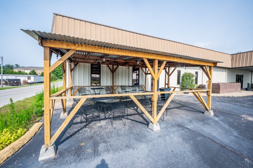 More Photos Of 1849 Gardner Ln NW, Corydon Sports And Entertainment For Sale