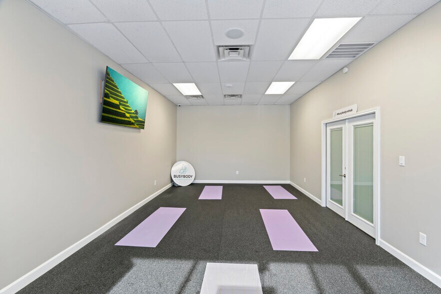 More Photos Of 928 N Eldridge Pky, Houston Freestanding For Lease