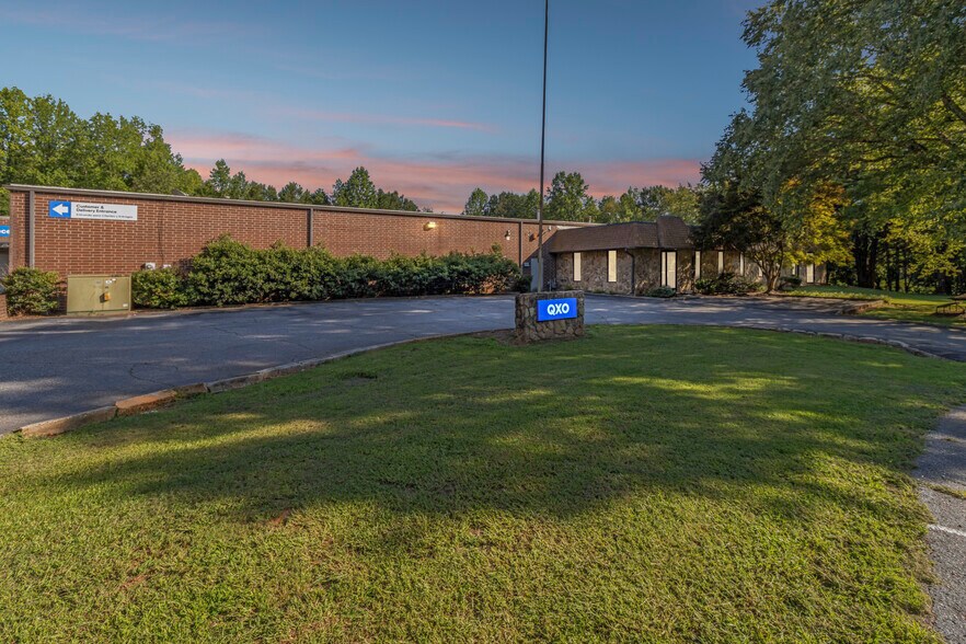 Primary Photo Of 461 19th St SE, Hickory Warehouse For Sale