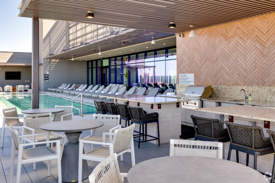 More Photos Of 817 N 6th St, Phoenix Apartments For Lease