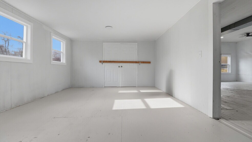 More Photos Of 3104 Tucker Hill Rd, Kinsale Warehouse For Sale