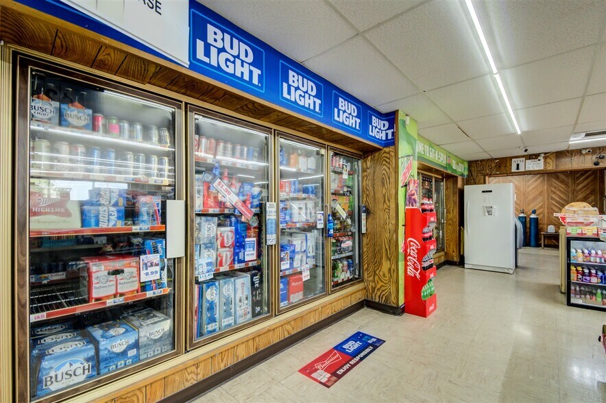 More Photos Of 1705 SW Frank Phillips Blvd, Bartlesville Service Station For Sale
