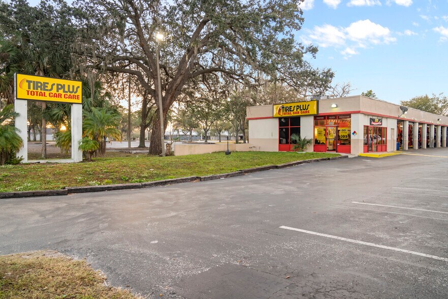 More Photos Of 1209 W Brandon Blvd, Brandon Auto Repair For Sale