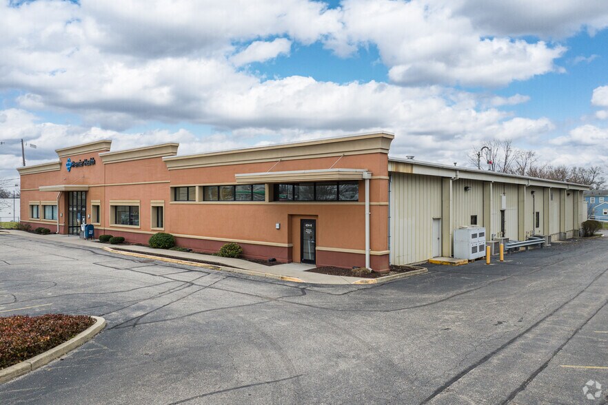 More Photos Of 4222 Grand Ave, Middletown Medical For Lease