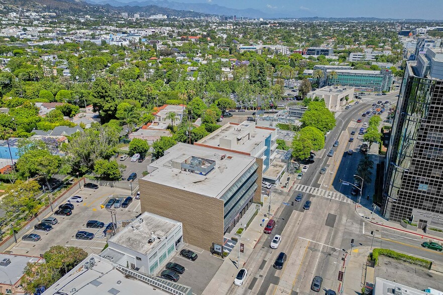 More Photos Of 8737 Beverly Blvd, West Hollywood Medical For Sale