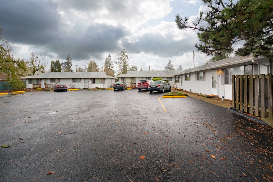 Primary Photo Of 1910 NE Stapleton Rd, Vancouver Apartments For Sale